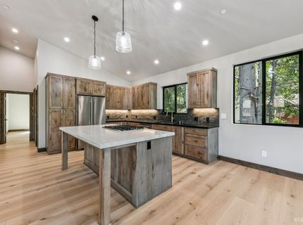1234 E San Bernardino Avenue, South Lake Tahoe, CA 96150 Photo