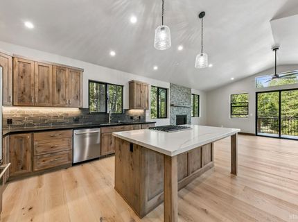 1234 E San Bernardino Avenue, South Lake Tahoe, CA 96150 Photo