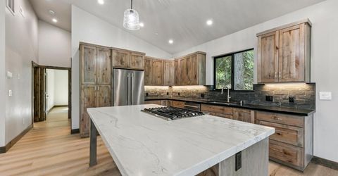 1234 E San Bernardino Avenue, South Lake Tahoe, CA 96150 Photo