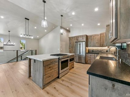 1234 E San Bernardino Avenue, South Lake Tahoe, CA 96150 Photo