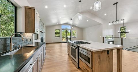 1234 E San Bernardino Avenue, South Lake Tahoe, CA 96150 Photo