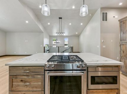 1234 E San Bernardino Avenue, South Lake Tahoe, CA 96150 Photo