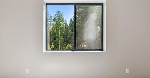 1234 E San Bernardino Avenue, South Lake Tahoe, CA 96150 Photo