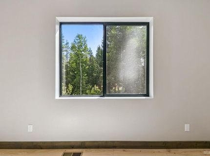 1234 E San Bernardino Avenue, South Lake Tahoe, CA 96150 Photo