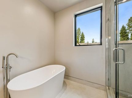 1234 E San Bernardino Avenue, South Lake Tahoe, CA 96150 Photo