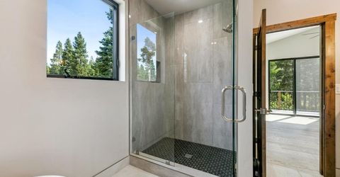 1234 E San Bernardino Avenue, South Lake Tahoe, CA 96150 Photo