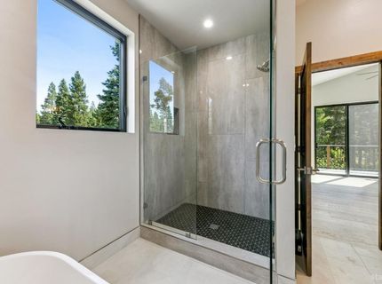 1234 E San Bernardino Avenue, South Lake Tahoe, CA 96150 Photo