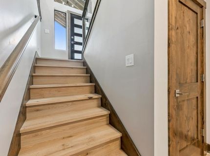 1234 E San Bernardino Avenue, South Lake Tahoe, CA 96150 Photo