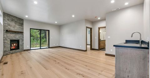 1234 E San Bernardino Avenue, South Lake Tahoe, CA 96150 Photo
