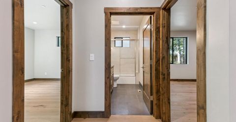1234 E San Bernardino Avenue, South Lake Tahoe, CA 96150 Photo