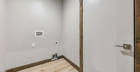 1234 E San Bernardino Avenue, South Lake Tahoe, CA 96150 Photo