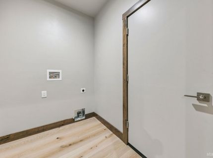 1234 E San Bernardino Avenue, South Lake Tahoe, CA 96150 Photo