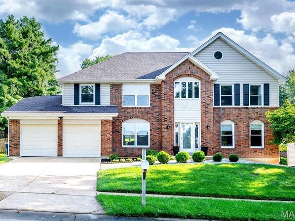 14455 White Pine Ridge Lane, Chesterfield, MO 63017