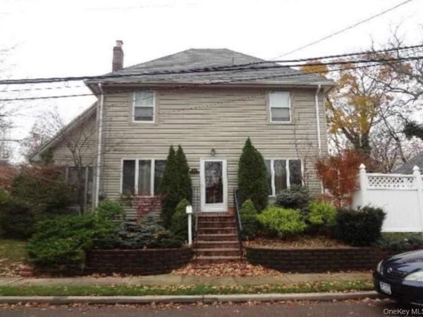 689 Stanton Avenue , North Baldwin, NY 11510