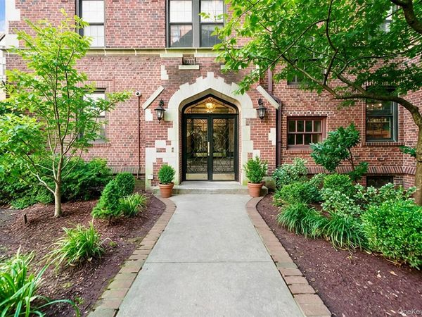 68-12 Burns Street, Unit B2, Forest Hills, NY 11375