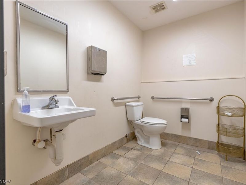1235 E Tallmadge Avenue, Akron, OH 44310 Photo 19