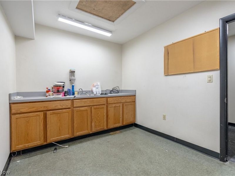 1235 E Tallmadge Avenue, Akron, OH 44310 Photo 27