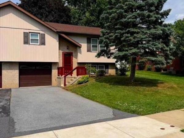 110 MARION TERRACE , EPHRATA, PA 17522