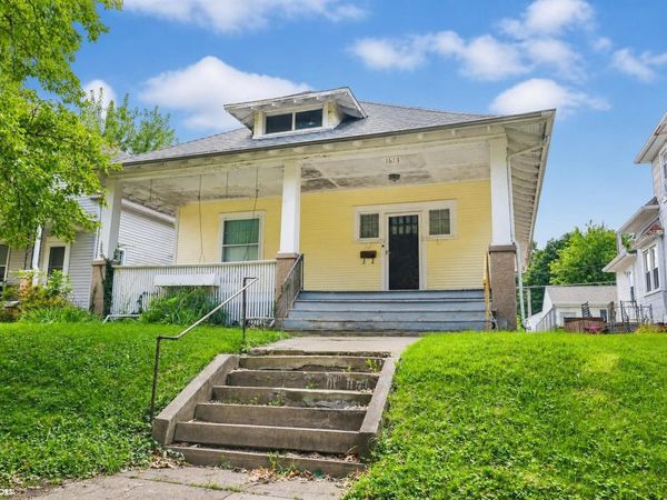 1613 Madison Avenue, Burlington, IA 52601