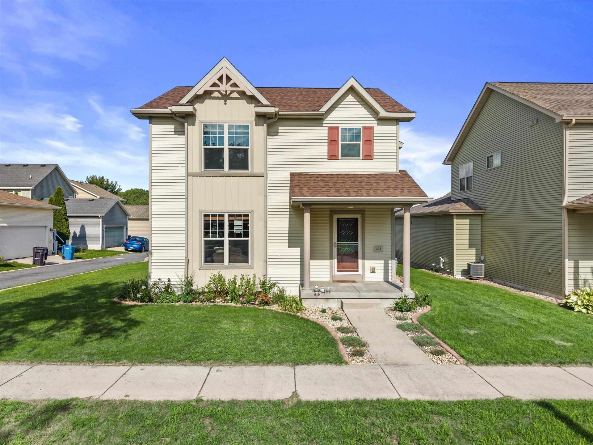 209 Shady Leaf Road, Madison, WI 53718 Main Photo