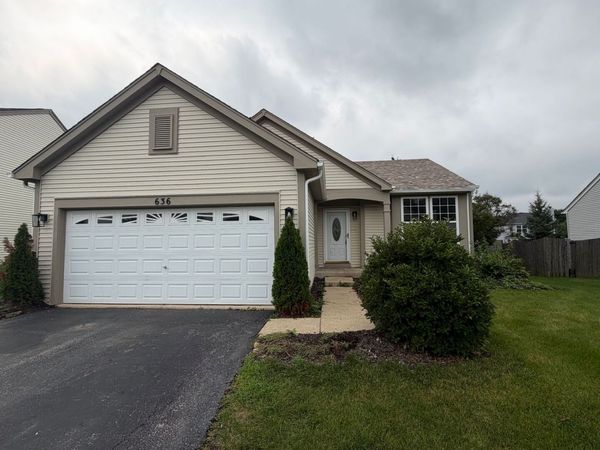 636 Hamilton Lane , North Aurora, IL 60542