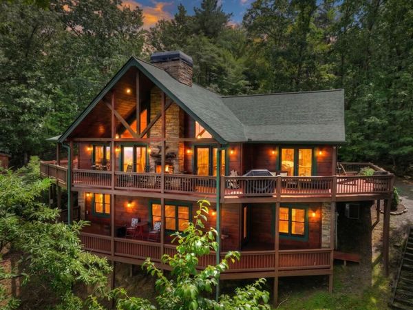 1579 Mangums Trail, Blue Ridge, GA 30513