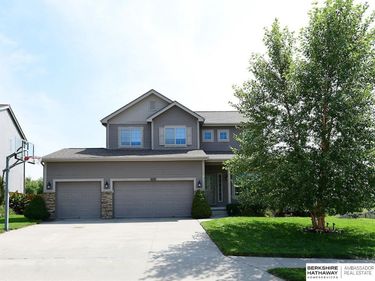 8215 S 190 Avenue, Omaha, NE 68136