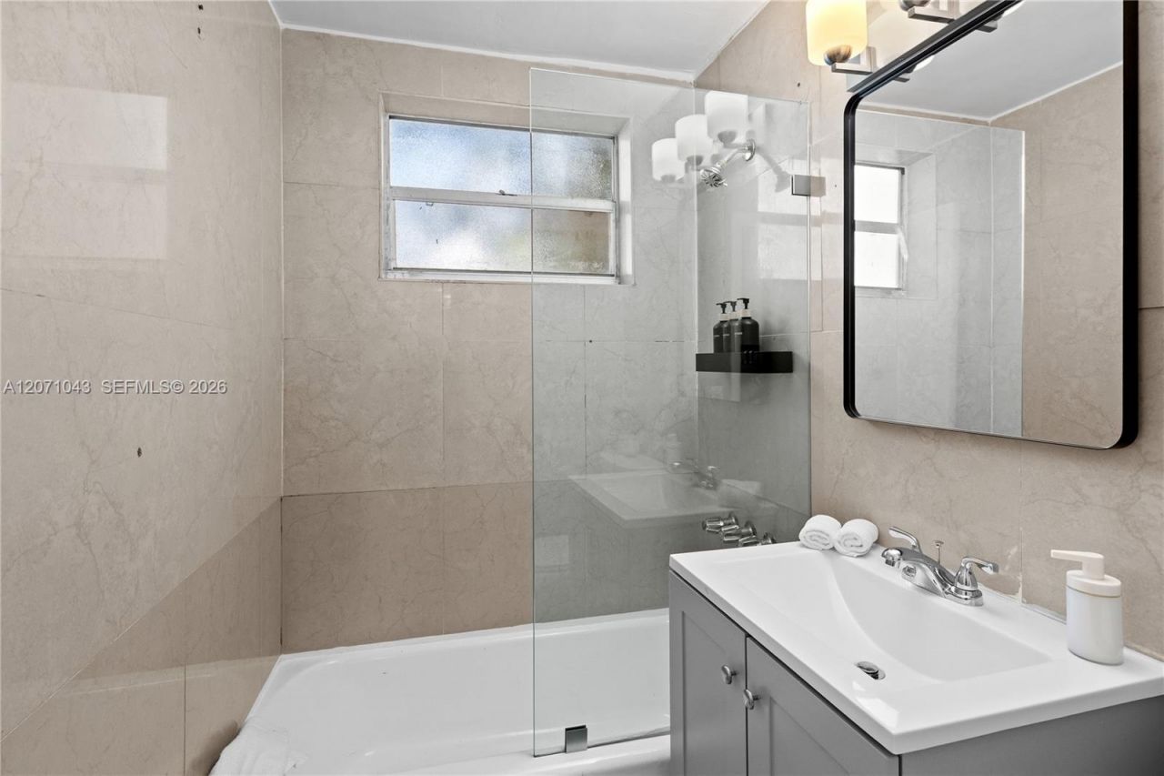 1685 Jefferson Ave , Unit 7, Miami Beach, FL 33139 Photo