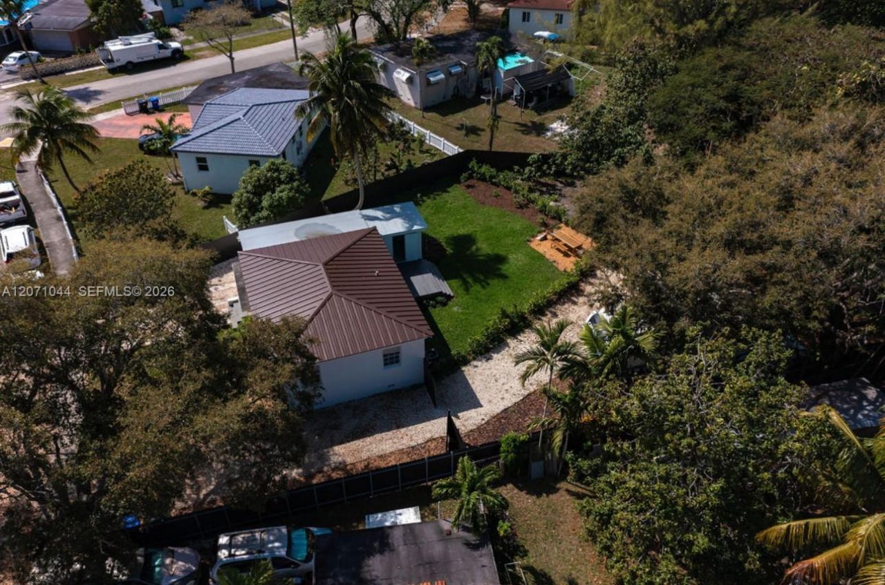 1153 NE 158th St , North Miami Beach, FL 33162 Photo