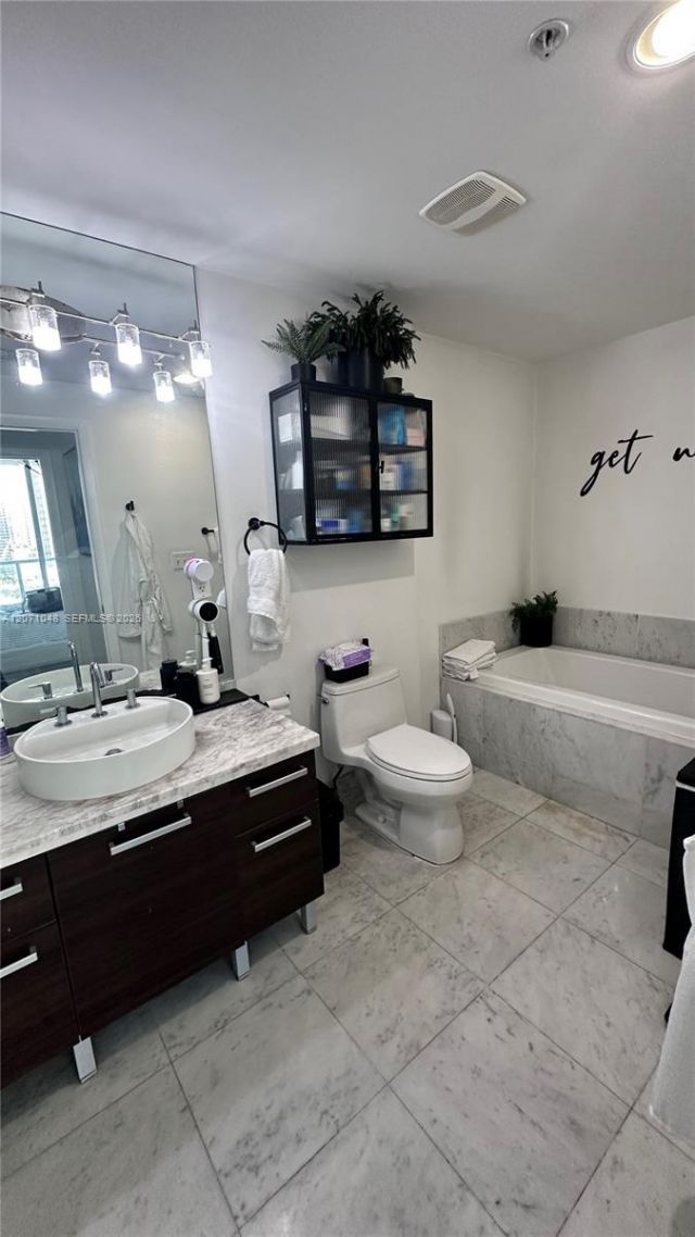 244 Biscayne Blvd, Unit 1707, Miami, FL 33132 Photo