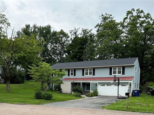 102 Trent Lane , Camillus, NY 13031
