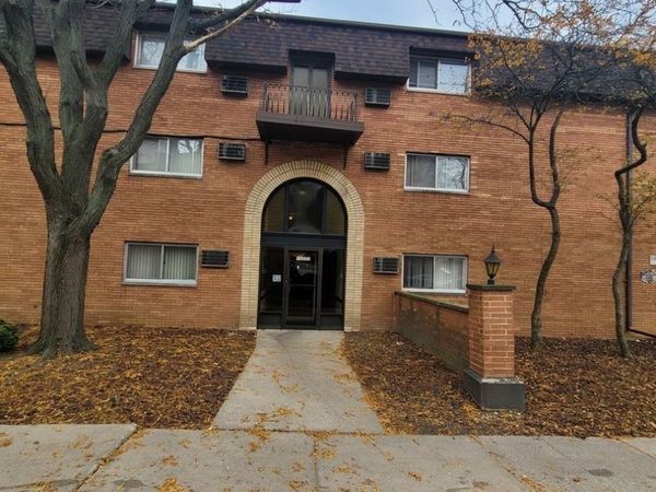 18555 HICKORY Court , Unit 18, Lansing, IL 60438