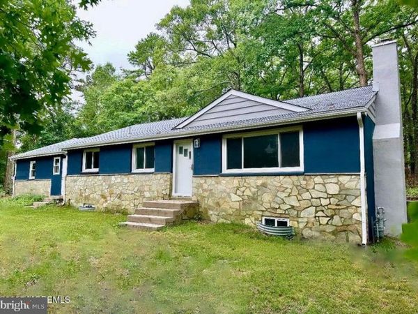 135 S MAIN STREET, BARNEGAT, NJ 08005