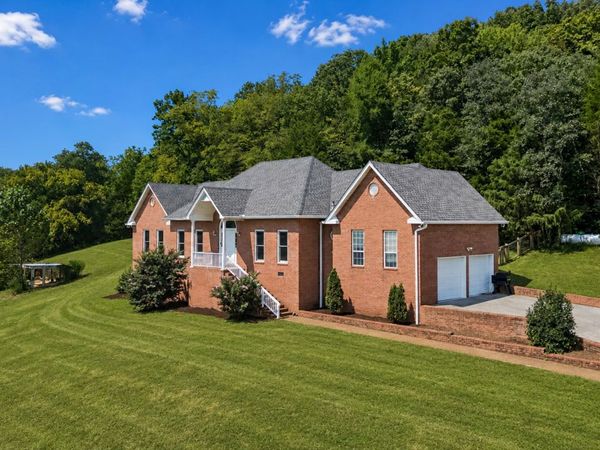 206 Dry Fork Creek Rd, Bethpage, TN 37022