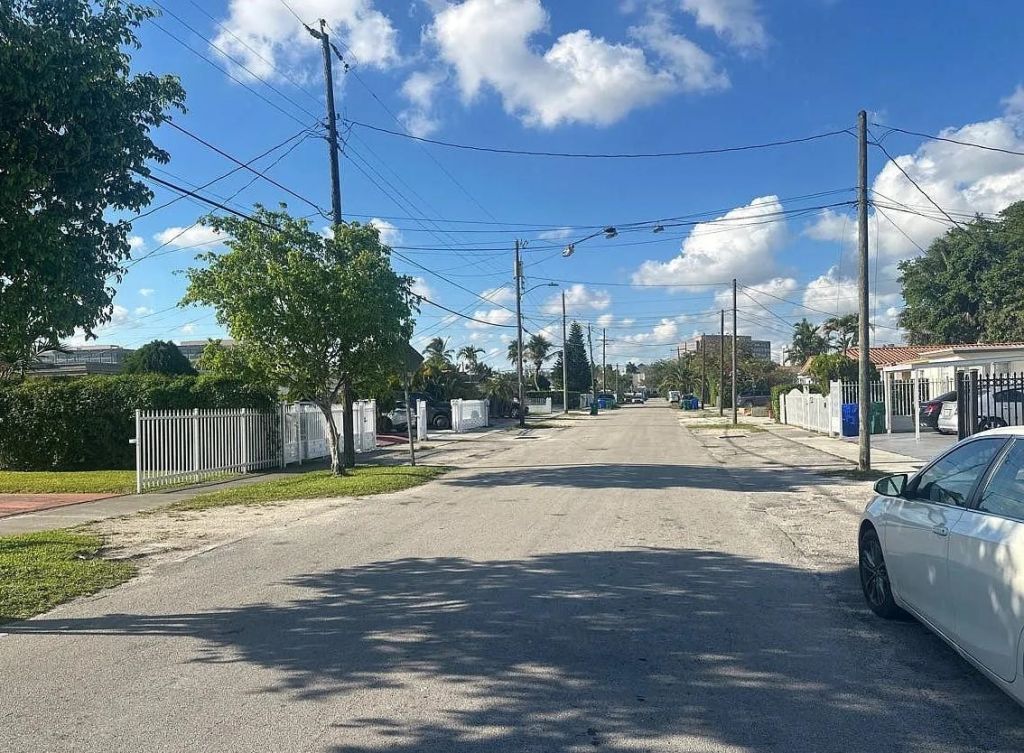 371 NW 59th Court , Miami, FL 33126 Photo