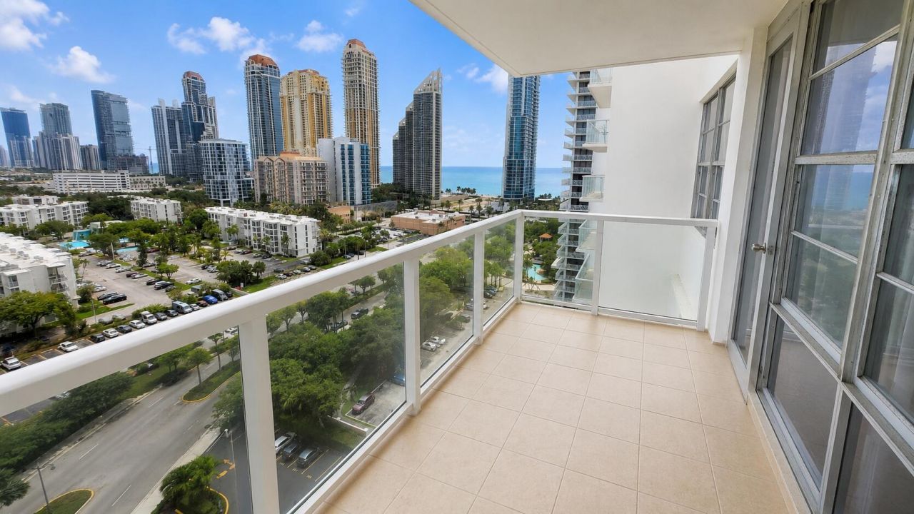 230 174th Street, Unit 1805, Sunny Isles Beach, FL 33160 Photo