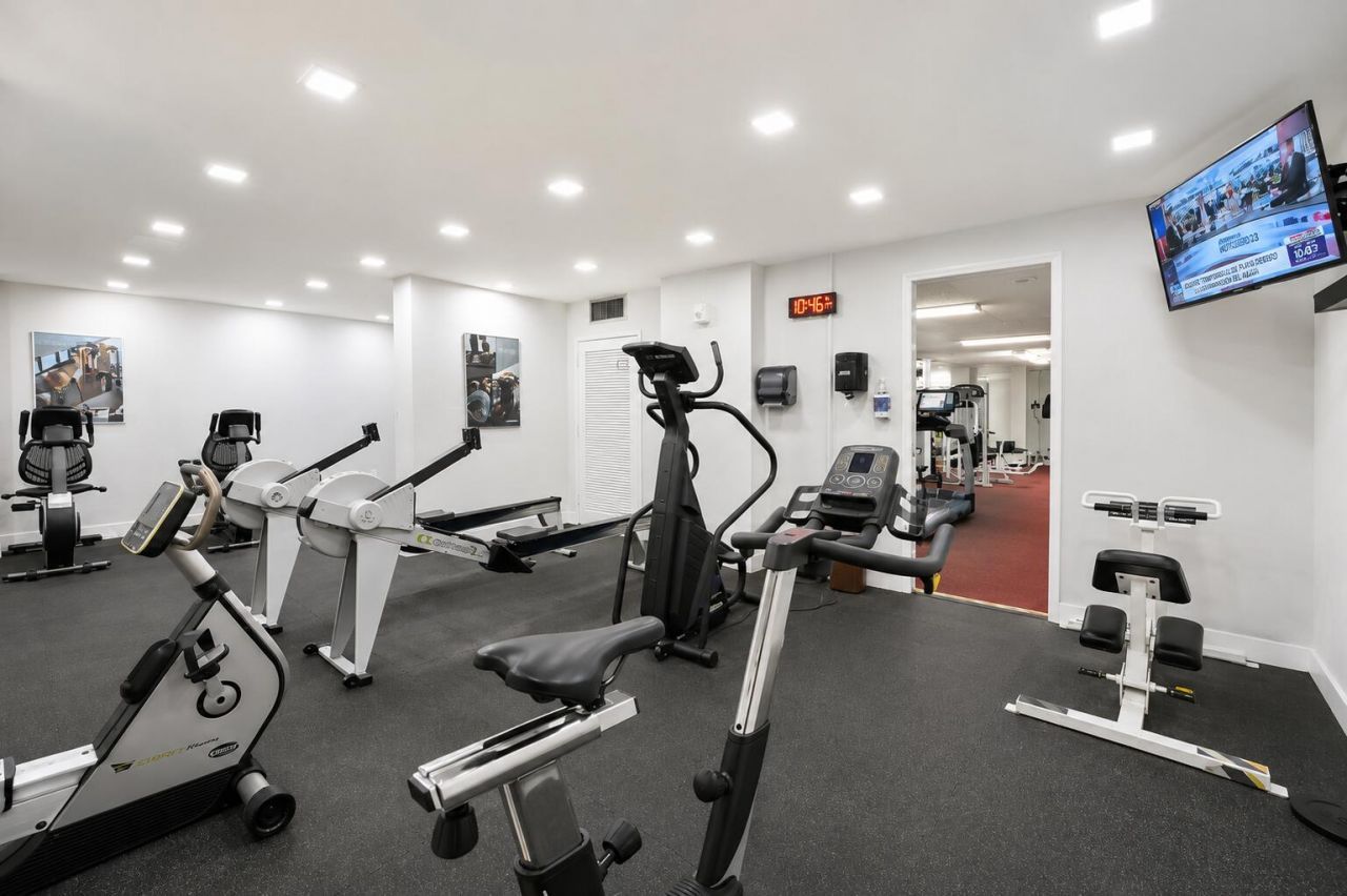230 174th Street, Unit 1805, Sunny Isles Beach, FL 33160 Photo