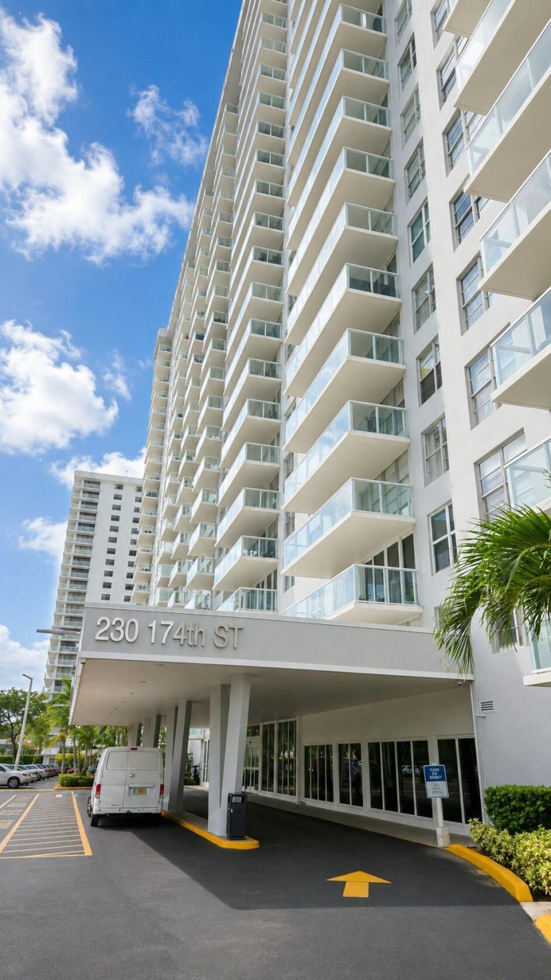 230 174th Street, Unit 1805, Sunny Isles Beach, FL 33160 Photo
