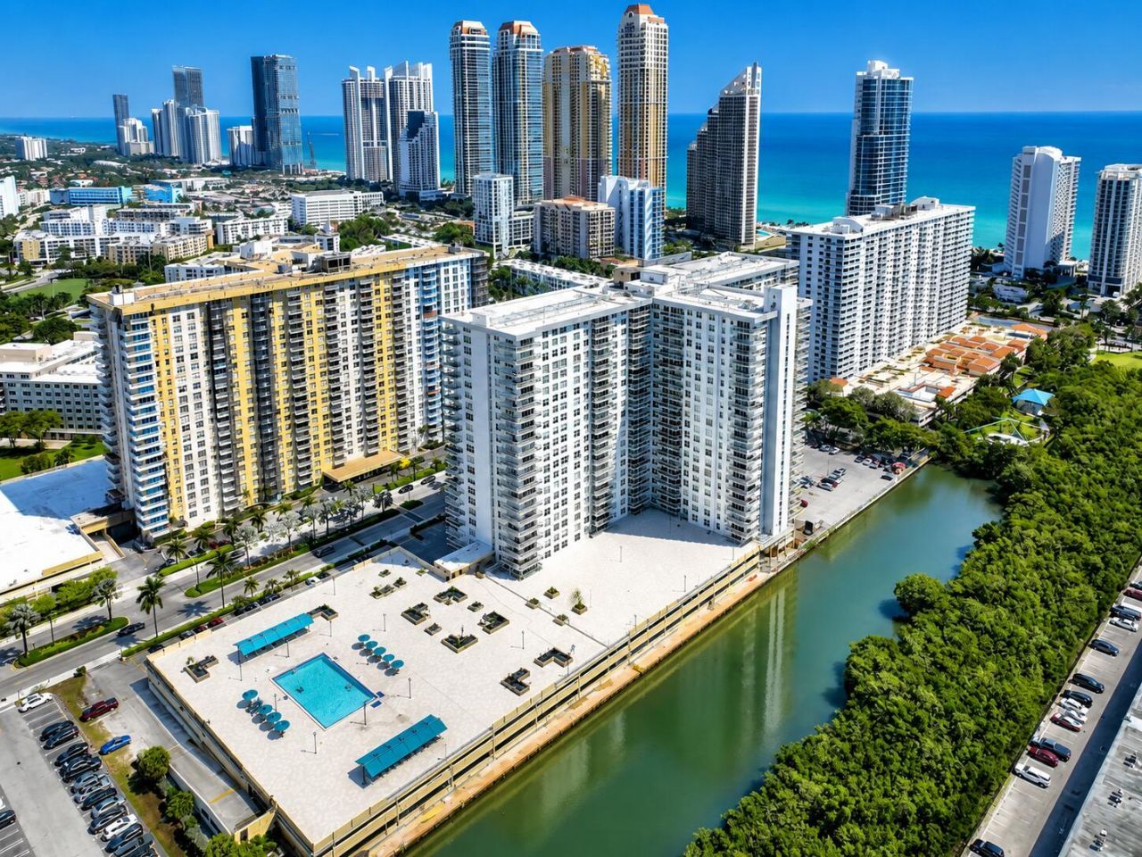 230 174th Street, Unit 1805, Sunny Isles Beach, FL 33160 Photo