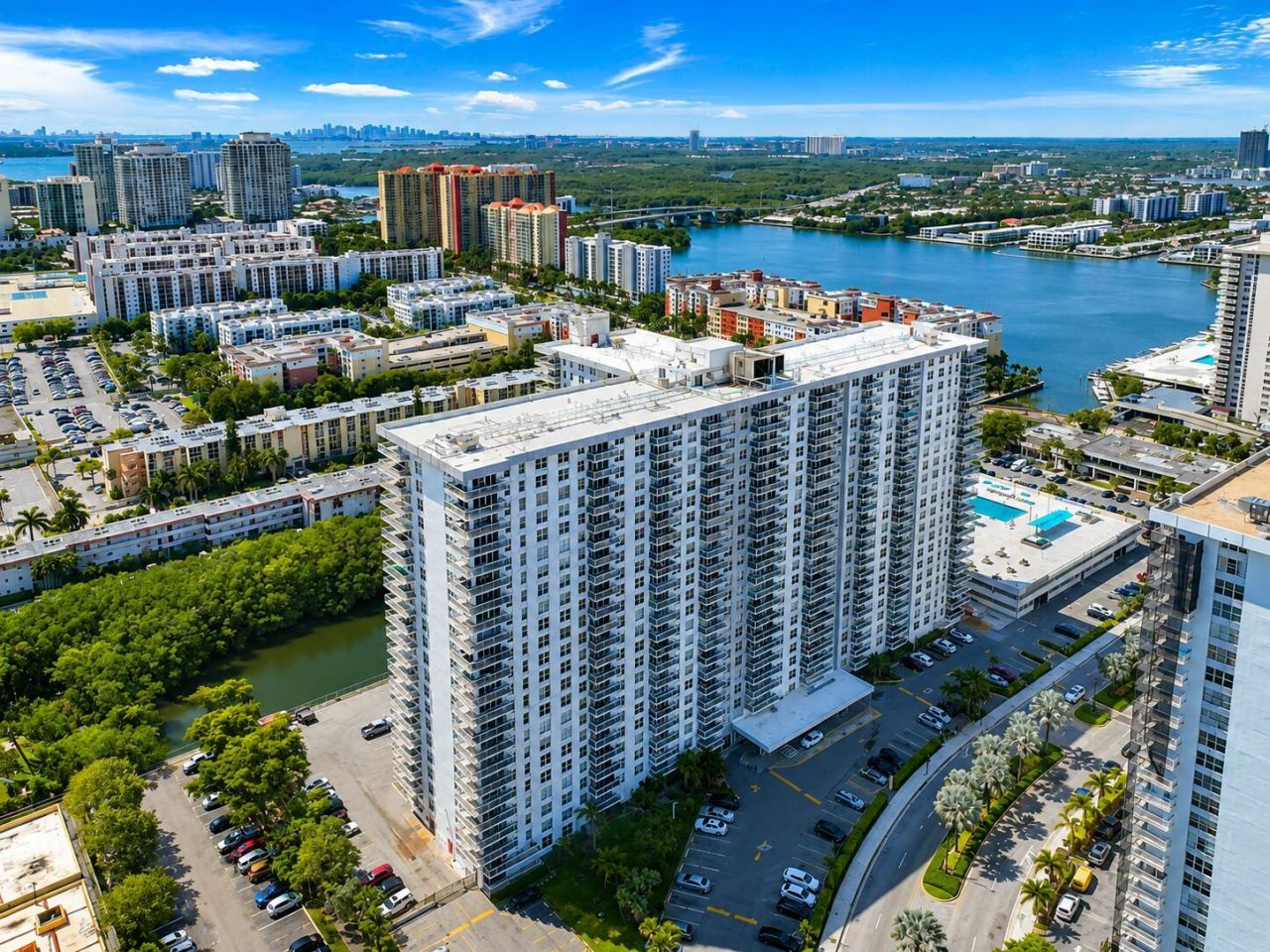 230 174th Street, Unit 1805, Sunny Isles Beach, FL 33160 Photo