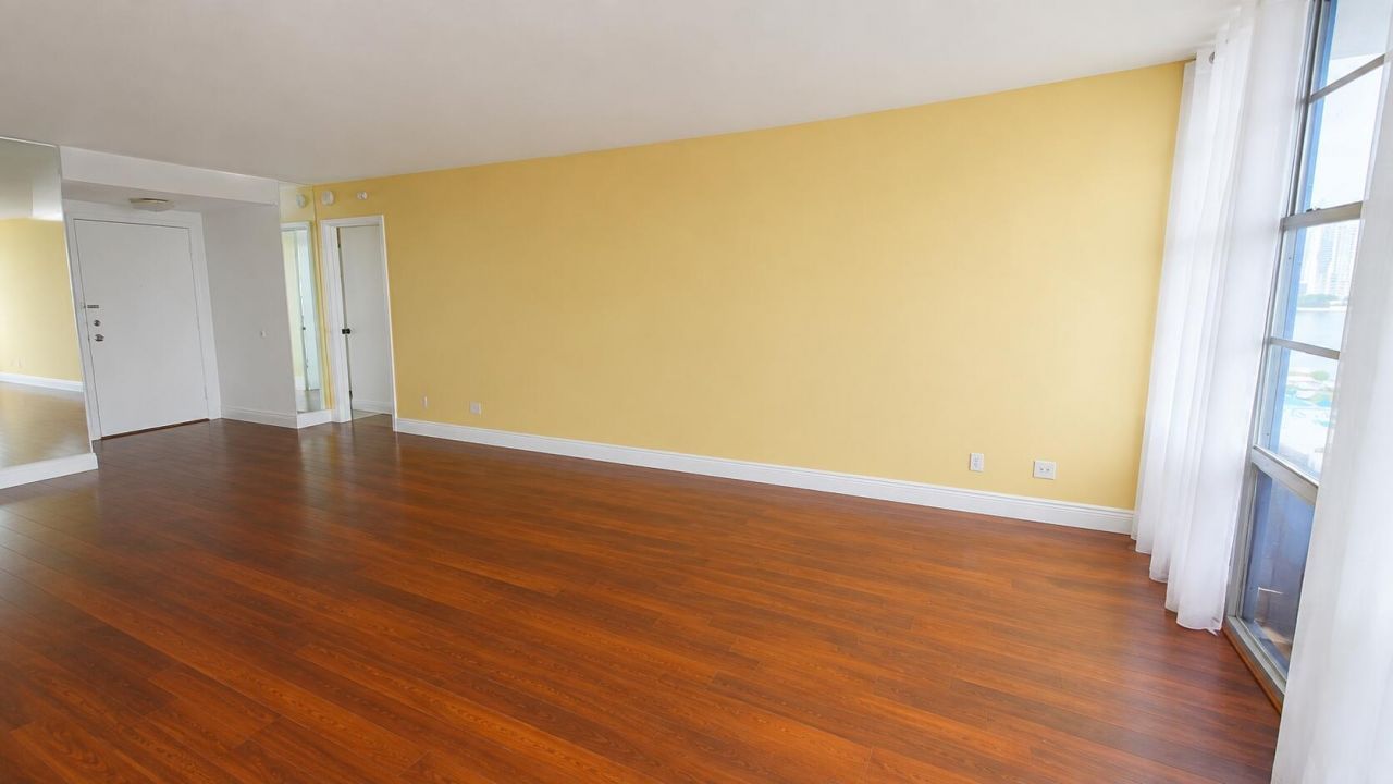 230 174th Street, Unit 1805, Sunny Isles Beach, FL 33160 Photo