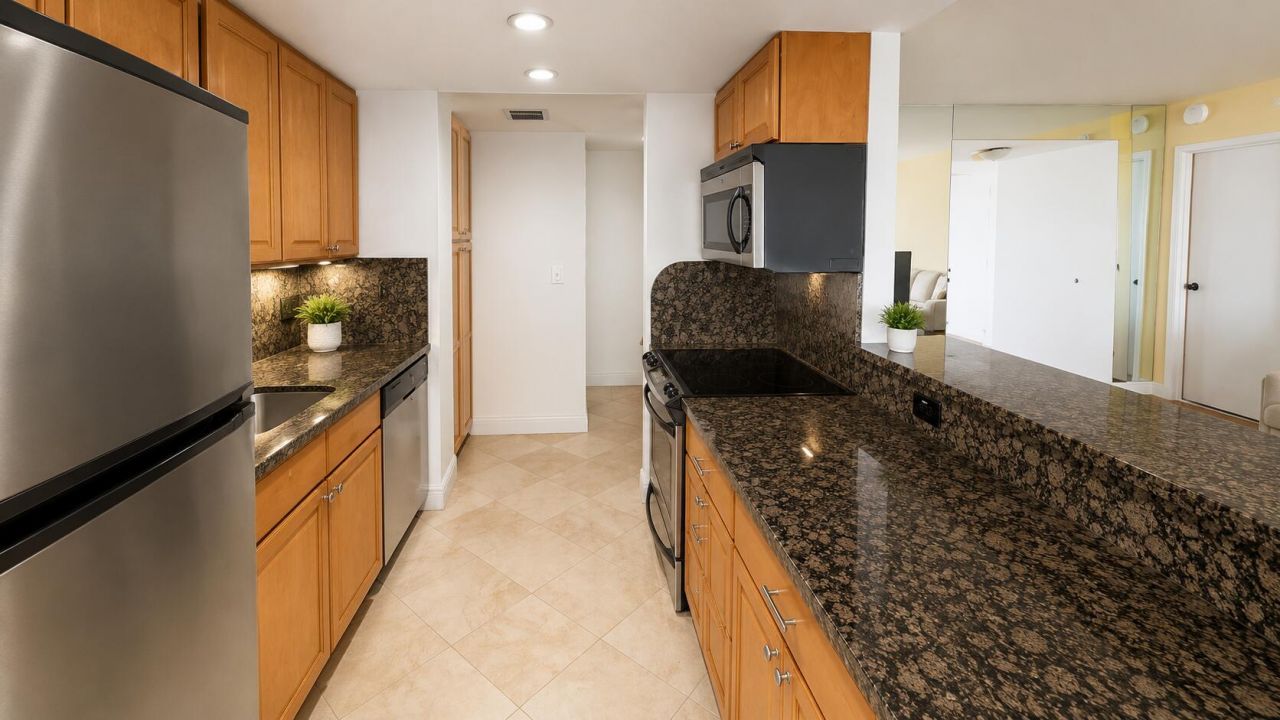 230 174th Street, Unit 1805, Sunny Isles Beach, FL 33160 Photo