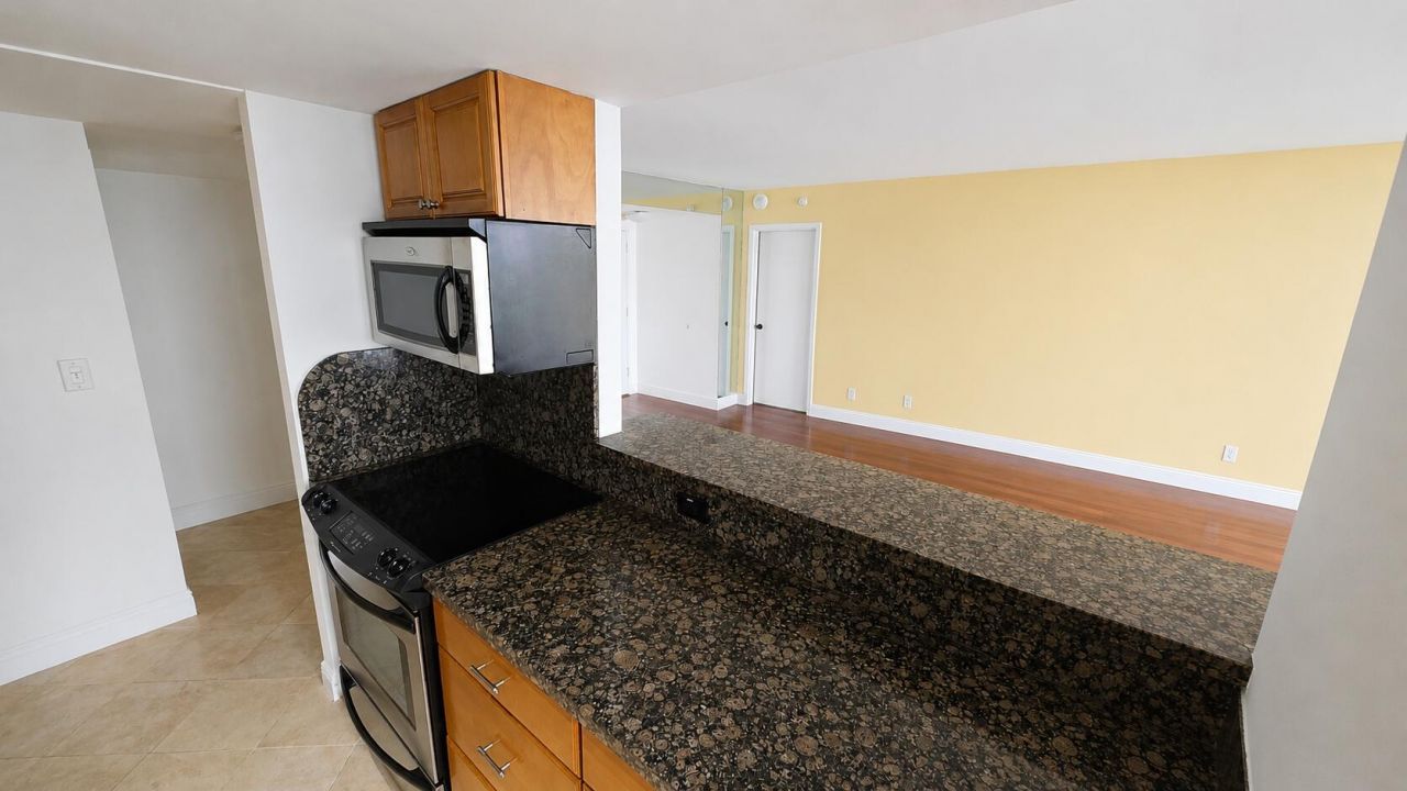 230 174th Street, Unit 1805, Sunny Isles Beach, FL 33160 Photo