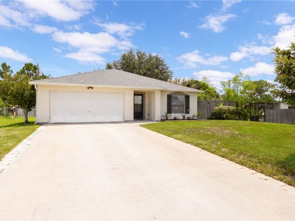 8216 100th Court, Vero Beach, FL 32967