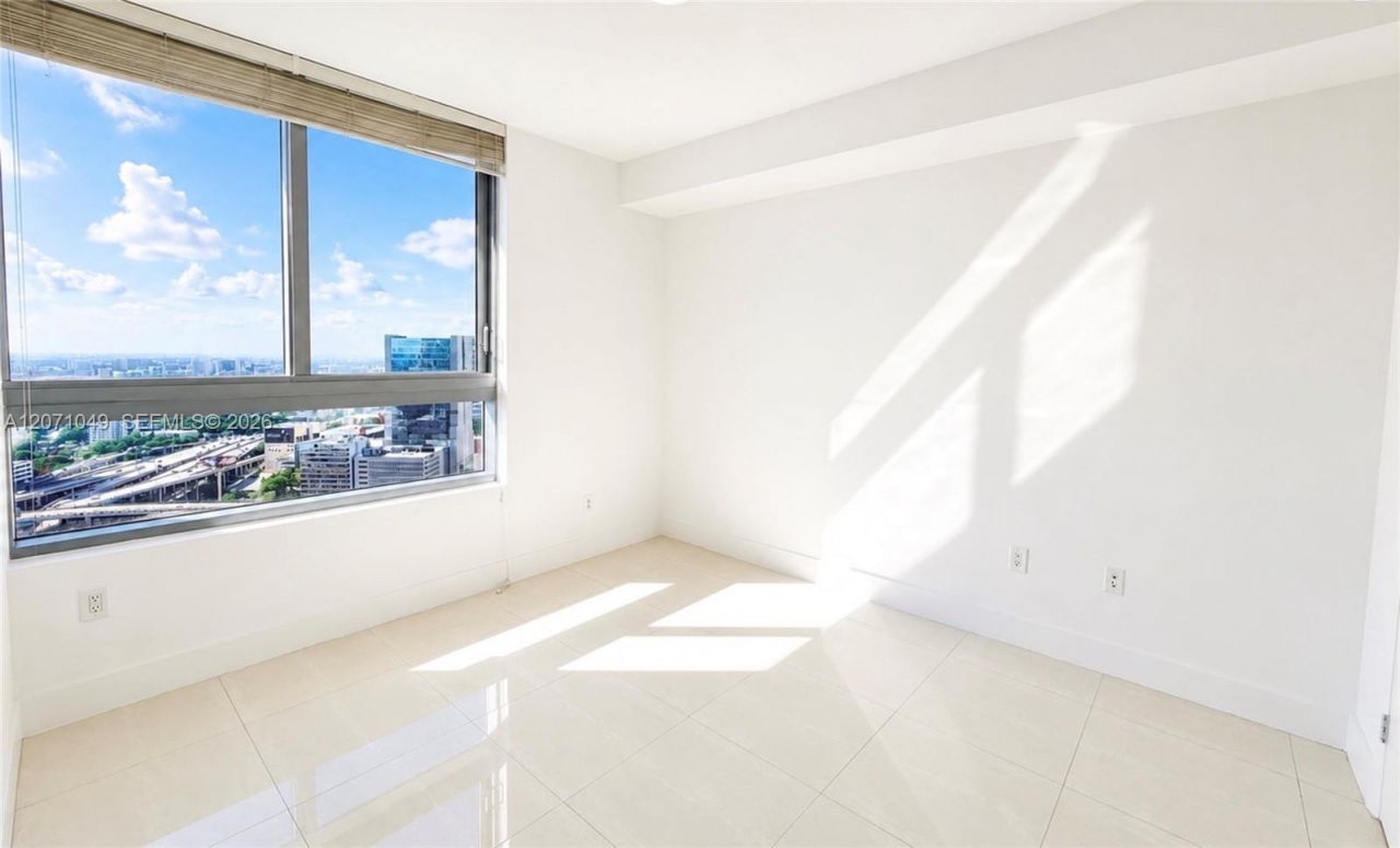 90 SW 3rd St , Unit 3408, Miami, FL 33130 Photo