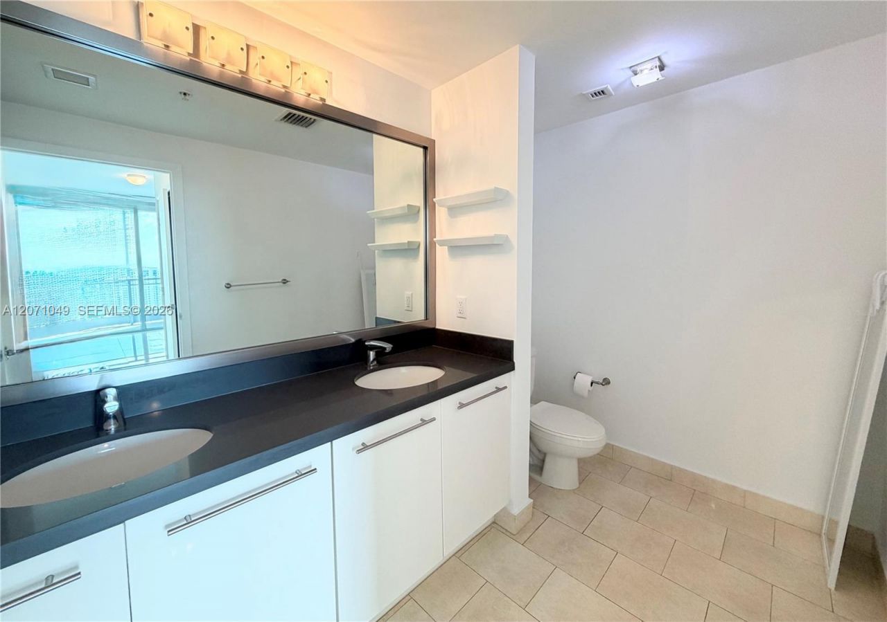 90 SW 3rd St , Unit 3408, Miami, FL 33130 Photo