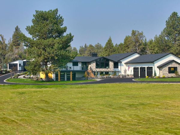 62215 Byram Court, Bend, OR 97701