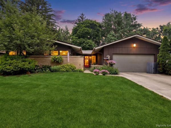 125 N Park Boulevard, Glen Ellyn, IL 60137