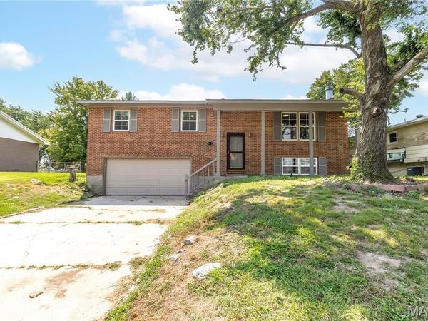853 Cambridge Drive, Sikeston, MO 63801