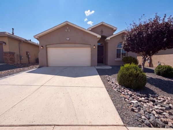 6384 Red Falcon Drive NE, Rio Rancho, NM 87144